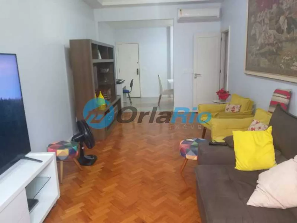 Apartamento à venda com 3 quartos, 120m² - Foto 2