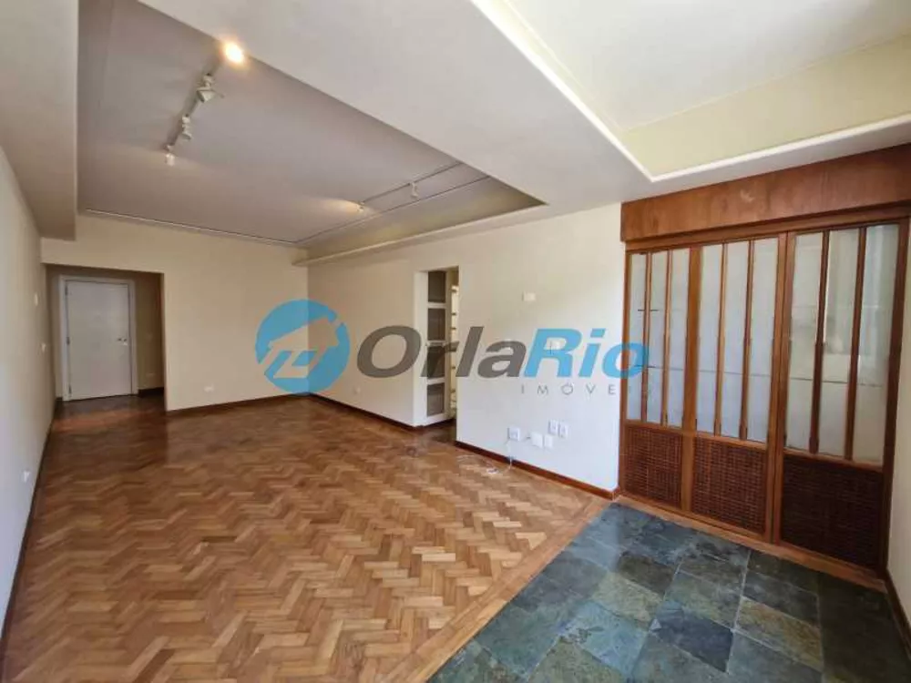 Apartamento à venda com 3 quartos, 101m² - Foto 2