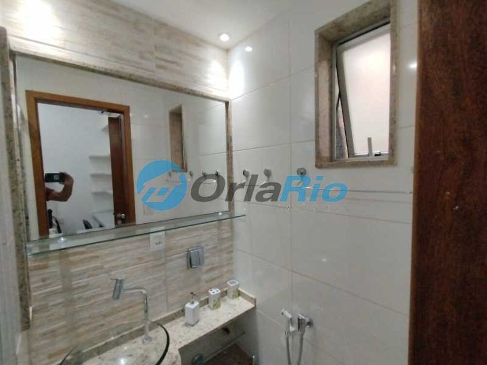 Apartamento à venda com 3 quartos, 220m² - Foto 3