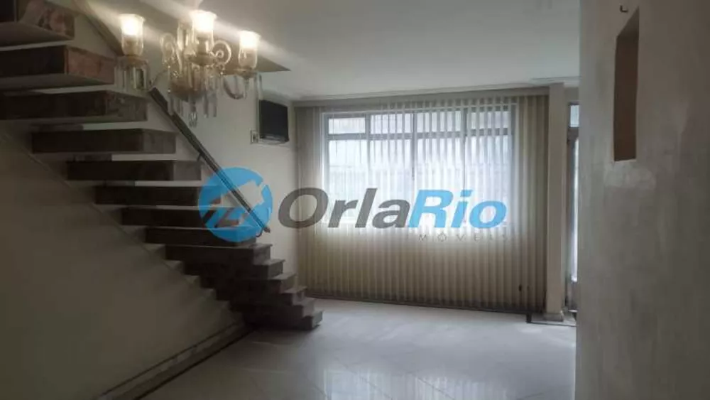 Casa à venda com 3 quartos, 180m² - Foto 2