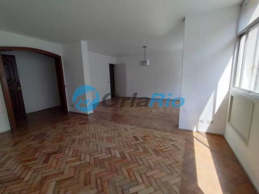 Apartamento à venda com 3 quartos, 150m² - Foto 2