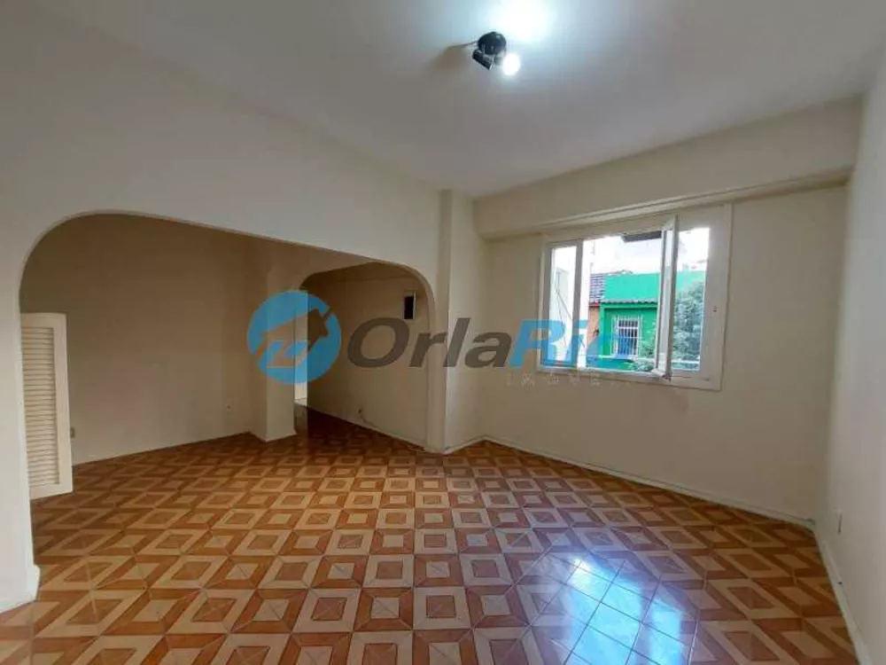 Apartamento à venda com 2 quartos, 60m² - Foto 1