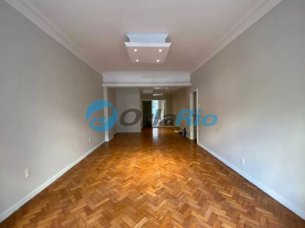 Apartamento à venda com 3 quartos, 174m² - Foto 2