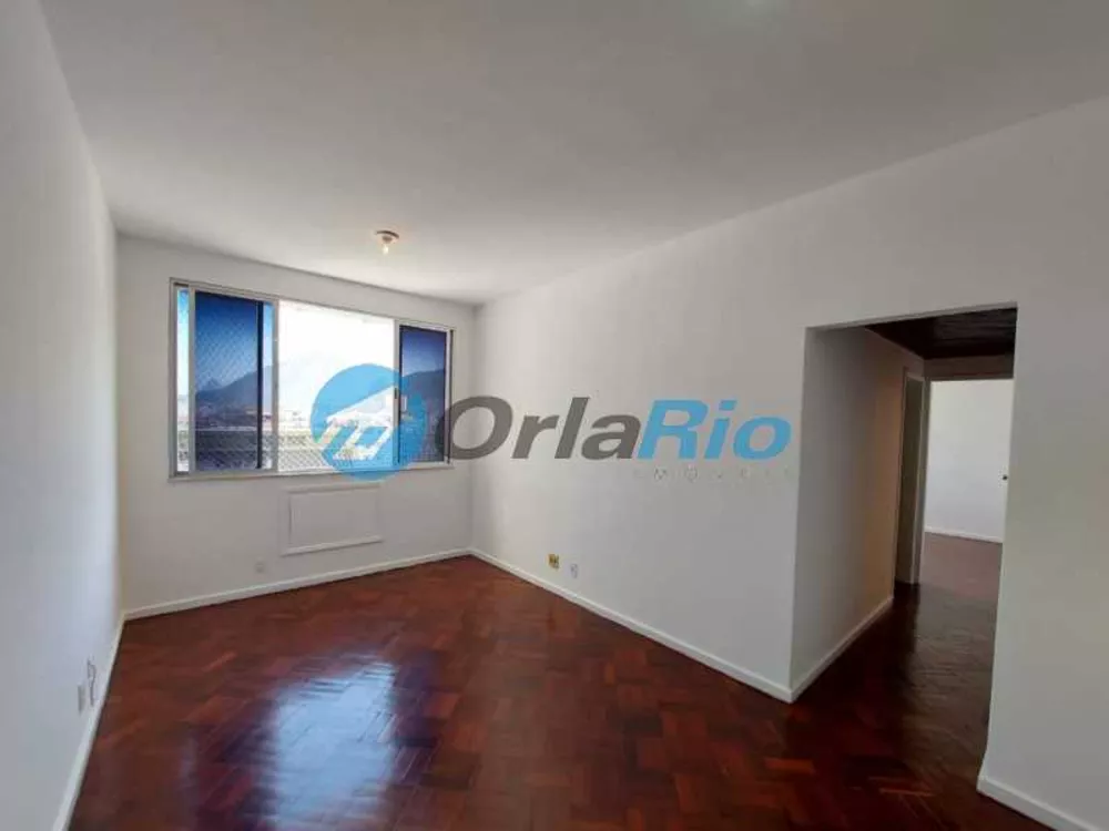 Apartamento à venda com 2 quartos, 67m² - Foto 4