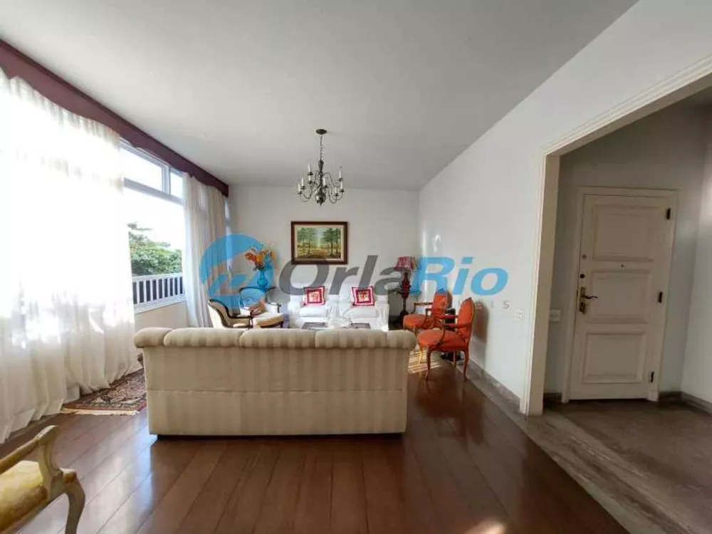 Apartamento à venda com 4 quartos, 225m² - Foto 1