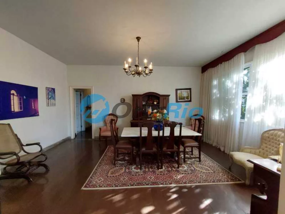 Apartamento à venda com 4 quartos, 225m² - Foto 4