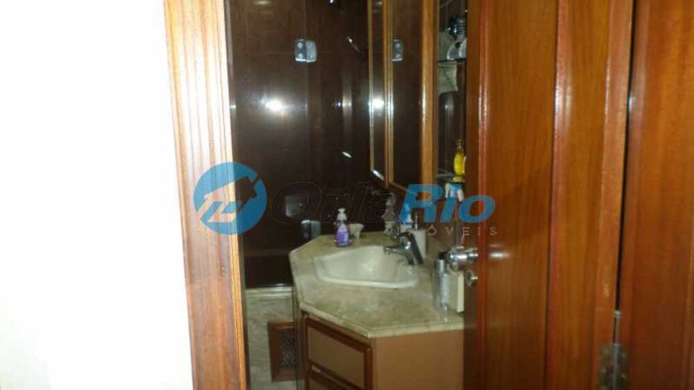Apartamento à venda com 3 quartos, 146m² - Foto 2