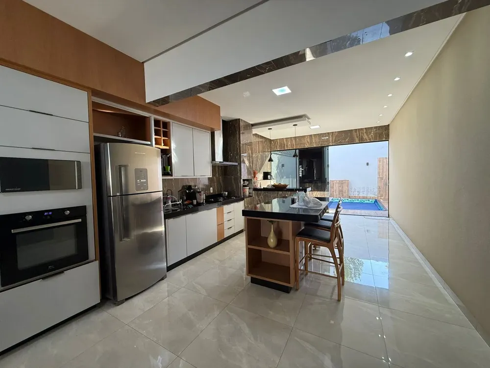 Casa, 3 quartos, 174 m² - Foto 1