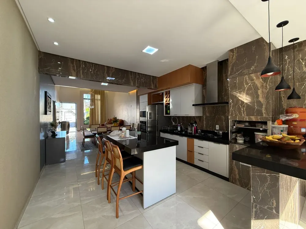 Casa, 3 quartos, 174 m² - Foto 2