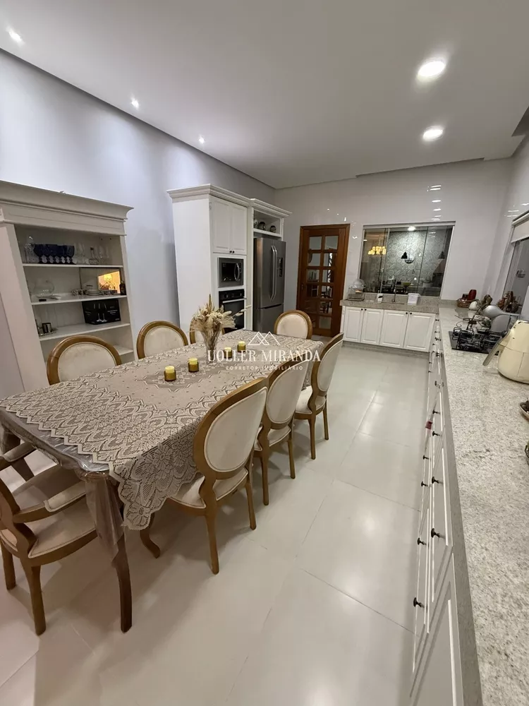 Casa, 1 quarto, 213 m² - Foto 1