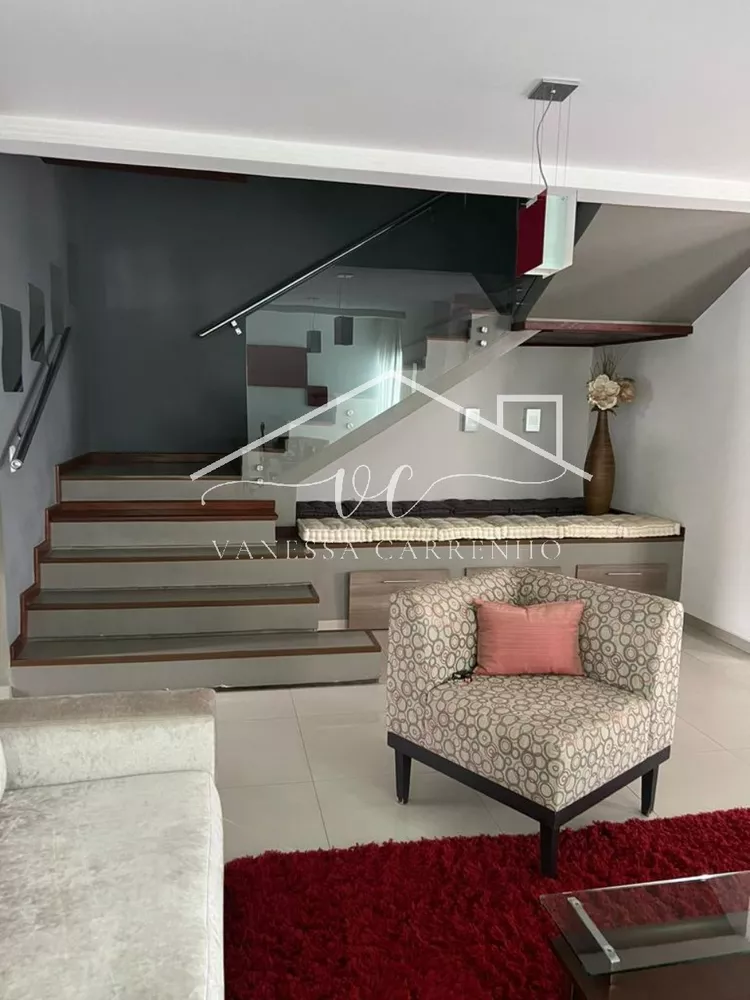 Casa à venda com 3 quartos, 280m² - Foto 1