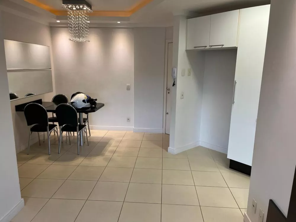 Apartamento à venda com 2 quartos, 69m² - Foto 4