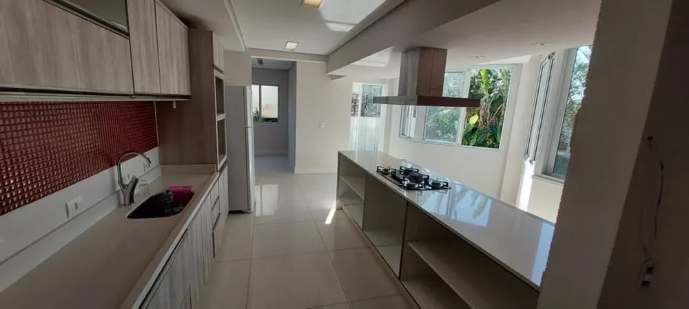 Casa à venda com 3 quartos, 350m² - Foto 4