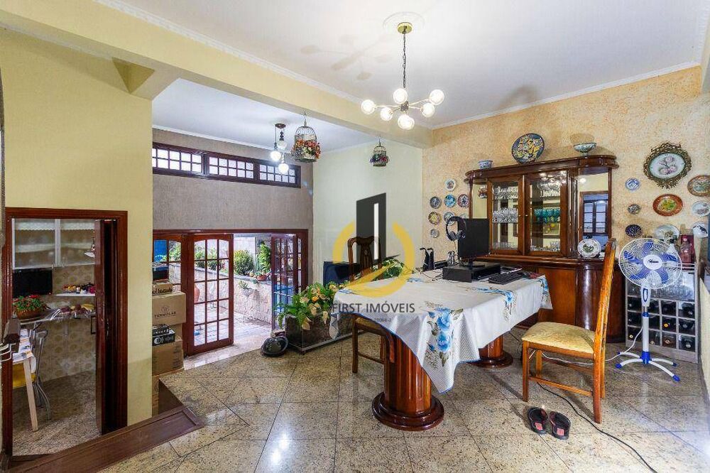 Casa, 4 quartos, 234 m² - Foto 1