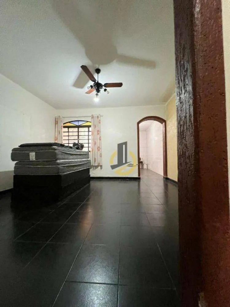 Casa, 3 quartos, 240 m² - Foto 2