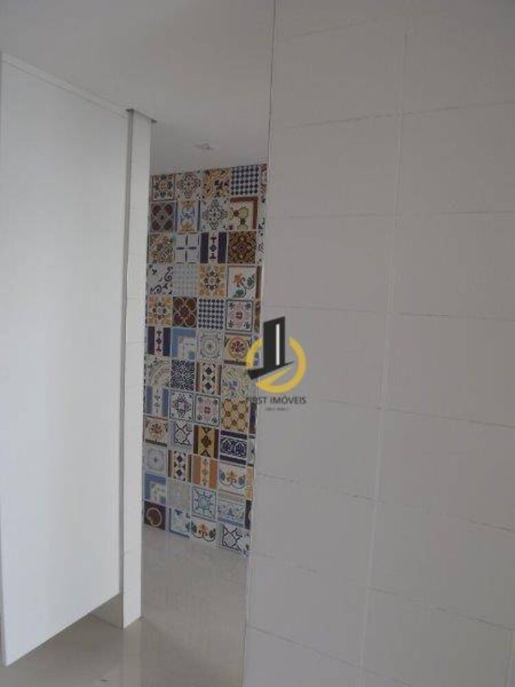 Apartamento à venda com 4 quartos, 192m² - Foto 8