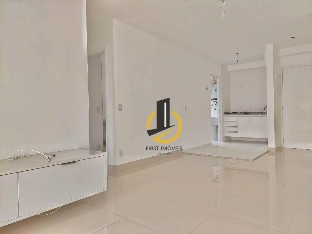 Apartamento à venda com 2 quartos, 67m² - Foto 3