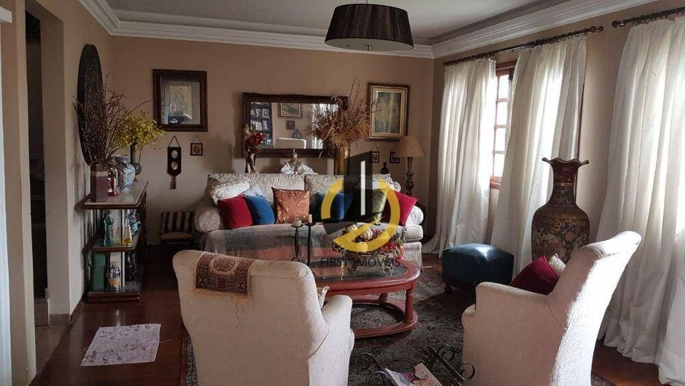 Sobrado à venda com 3 quartos, 268m² - Foto 1