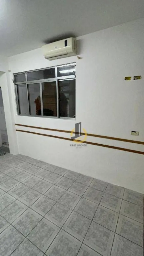 Casa, 3 quartos, 200 m² - Foto 2