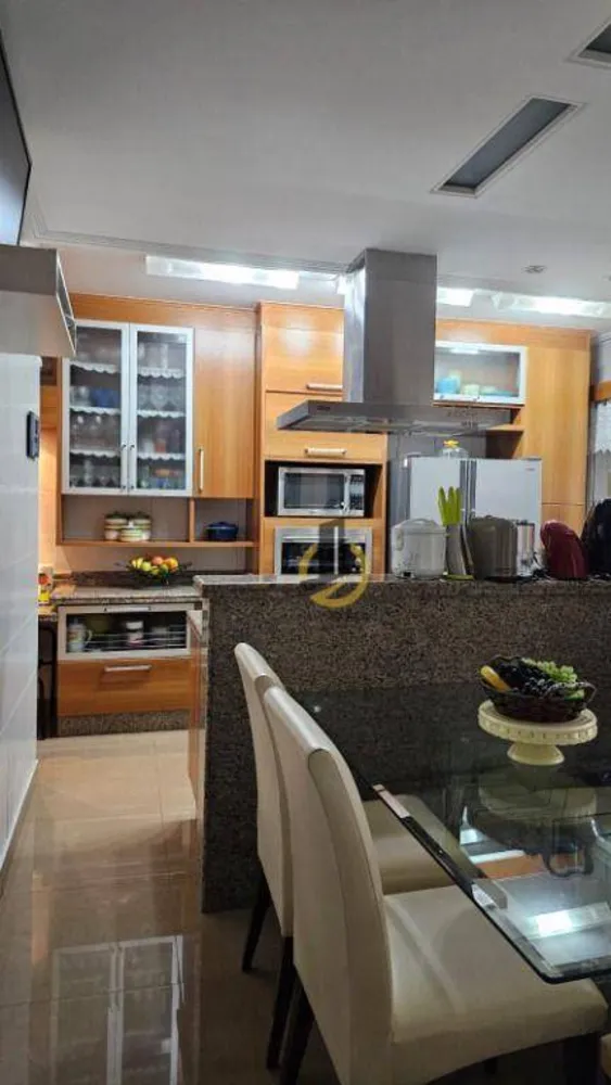 Apartamento, 3 quartos, 170 m² - Foto 1