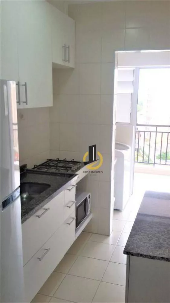 Apartamento à venda com 3 quartos, 77m² - Foto 2