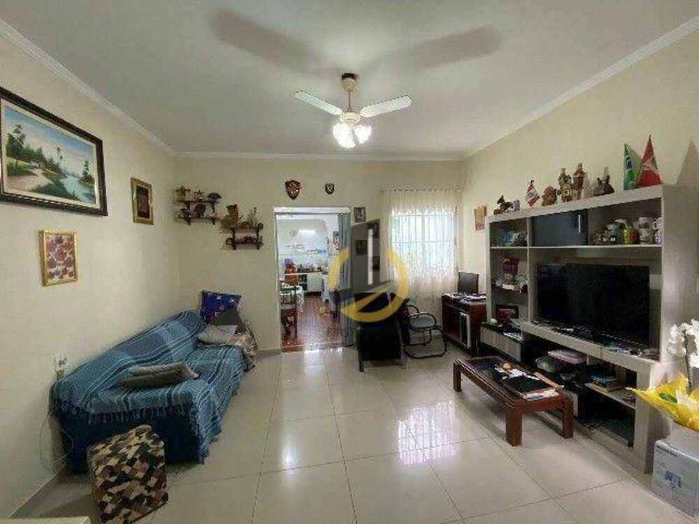 Casa, 5 quartos, 210 m² - Foto 1