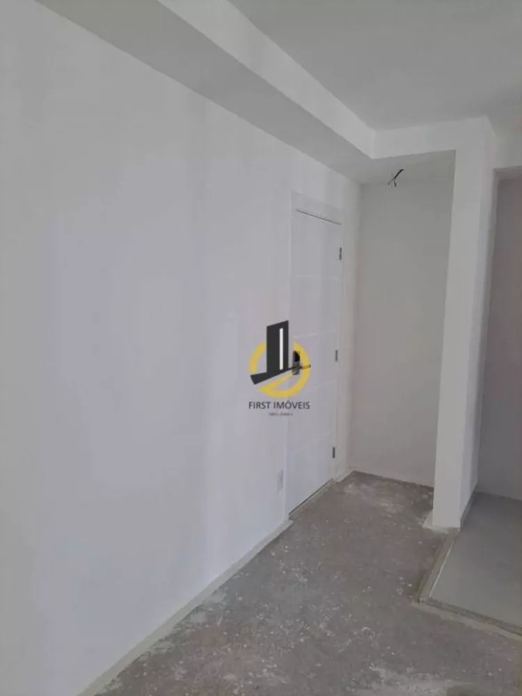 Apartamento à venda com 3 quartos, 79m² - Foto 1