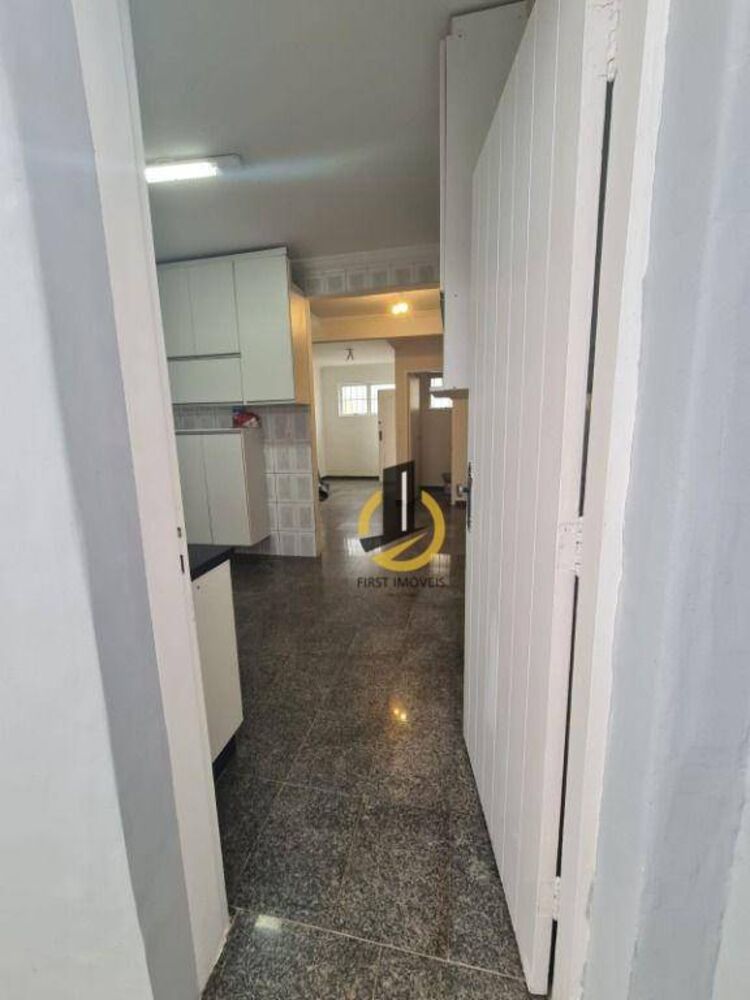 Casa à venda com 2 quartos, 100m² - Foto 13