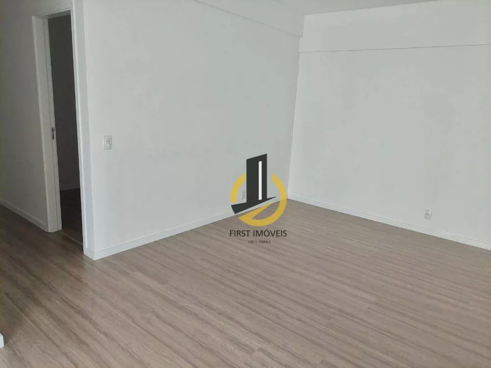 Apartamento à venda com 3 quartos, 77m² - Foto 4