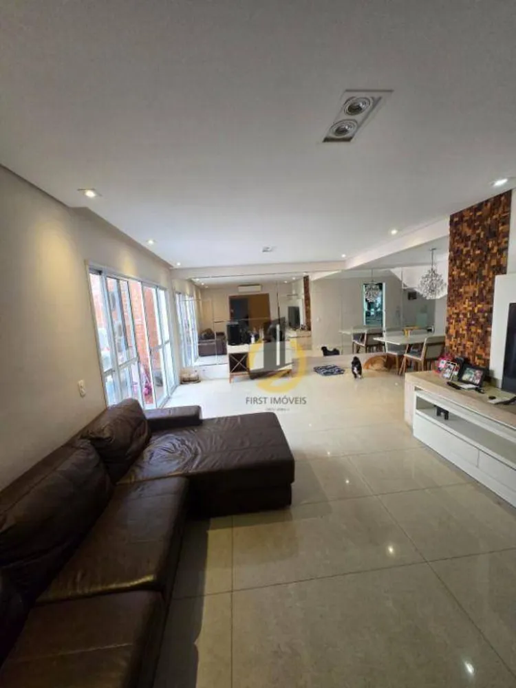 Sobrado, 4 quartos, 250 m² - Foto 1