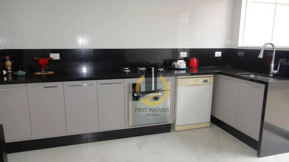 Casa, 3 quartos, 200 m² - Foto 4