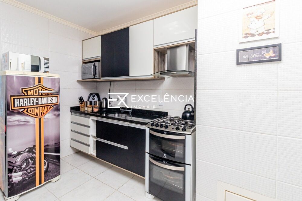 Casa à venda com 3 quartos, 214m² - Foto 4