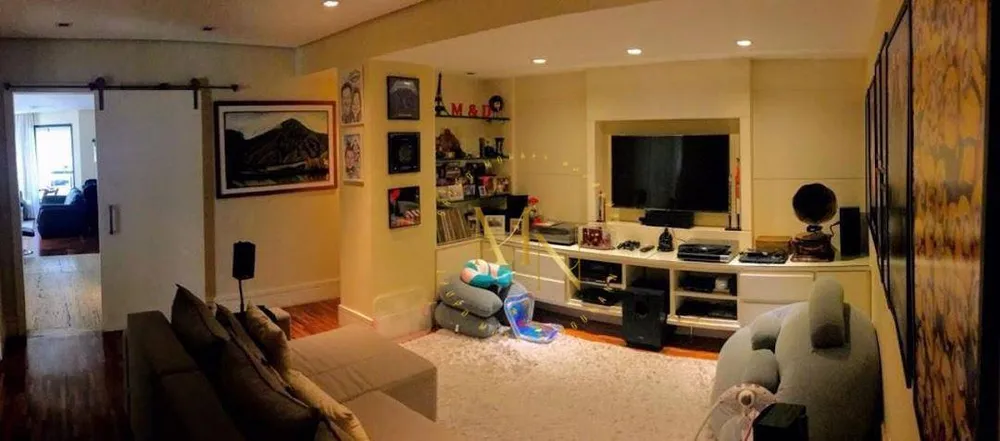 Apartamento, 3 quartos, 246 m² - Foto 1