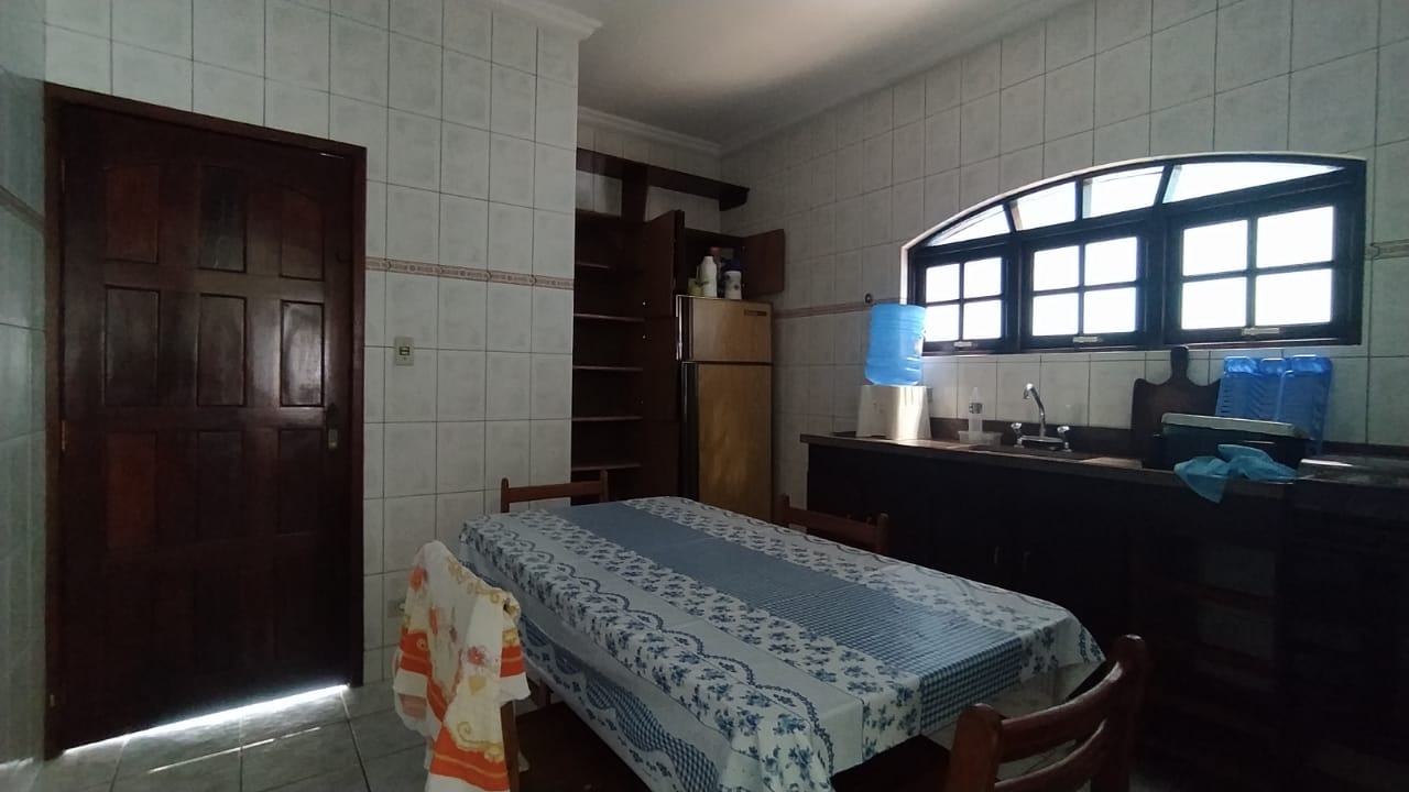 Casa à venda com 3 quartos, 215m² - Foto 6