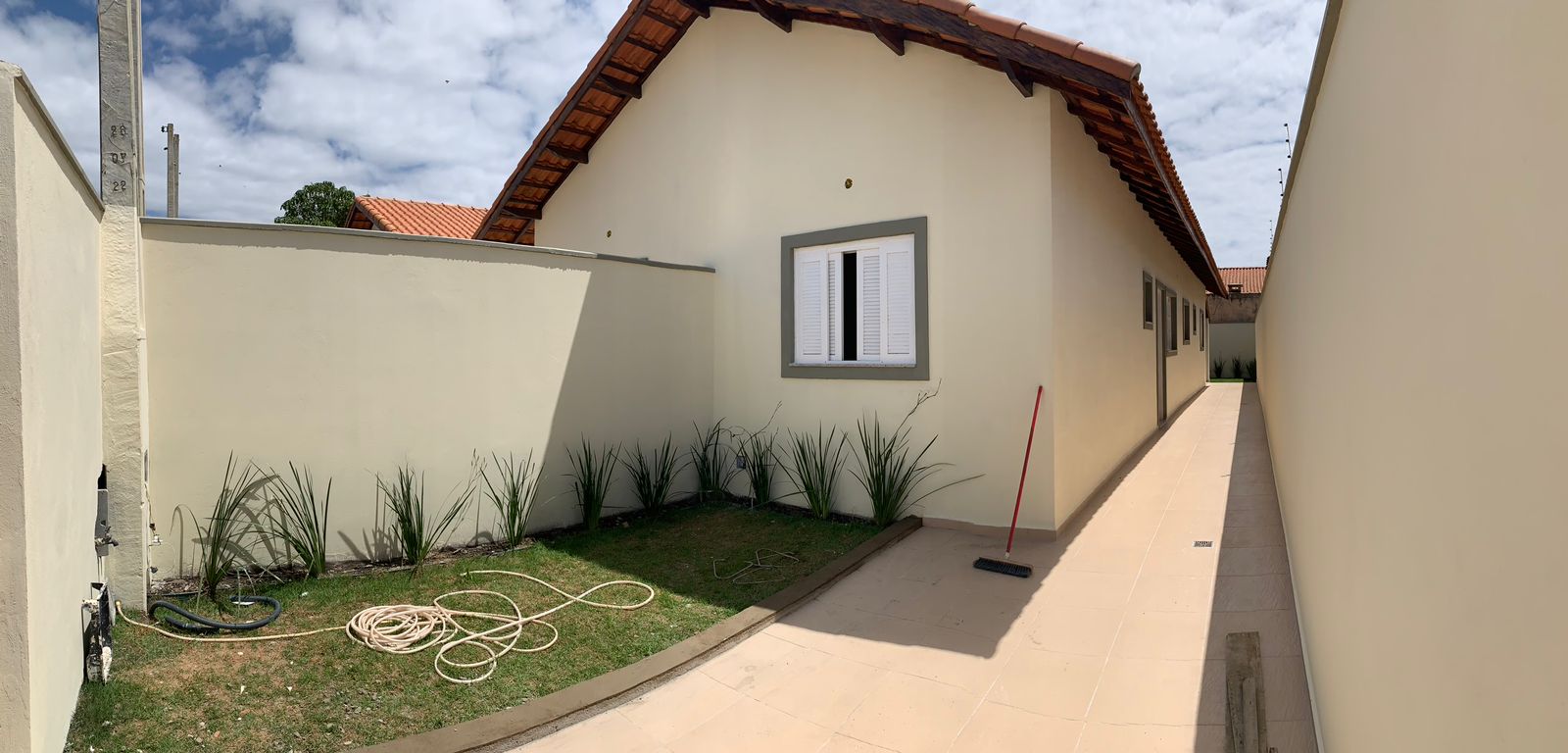 Casa à venda com 2 quartos, 60m² - Foto 4