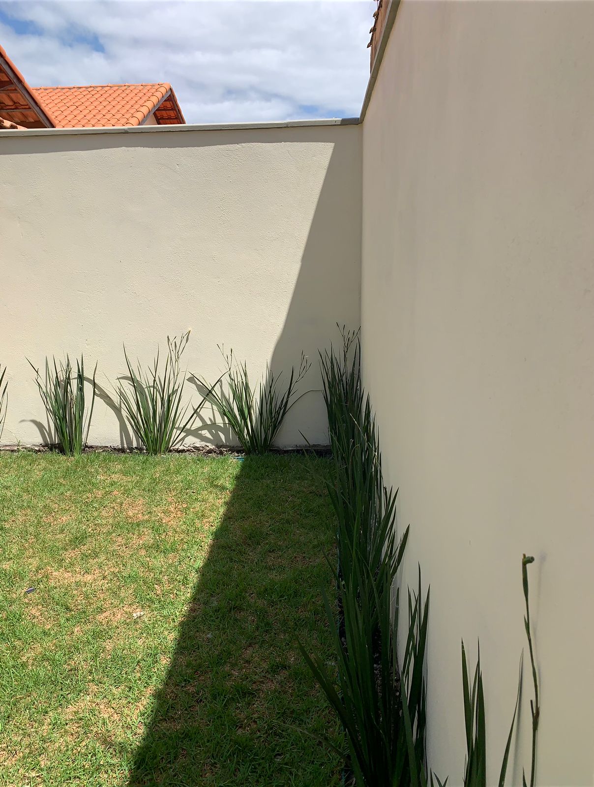 Casa à venda com 2 quartos, 60m² - Foto 2