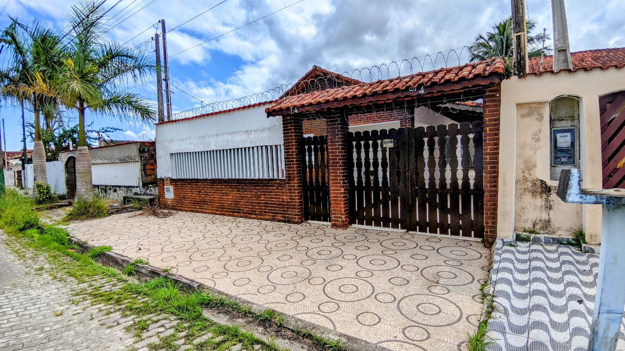 Casa à venda com 5 quartos, 195m² - Foto 1