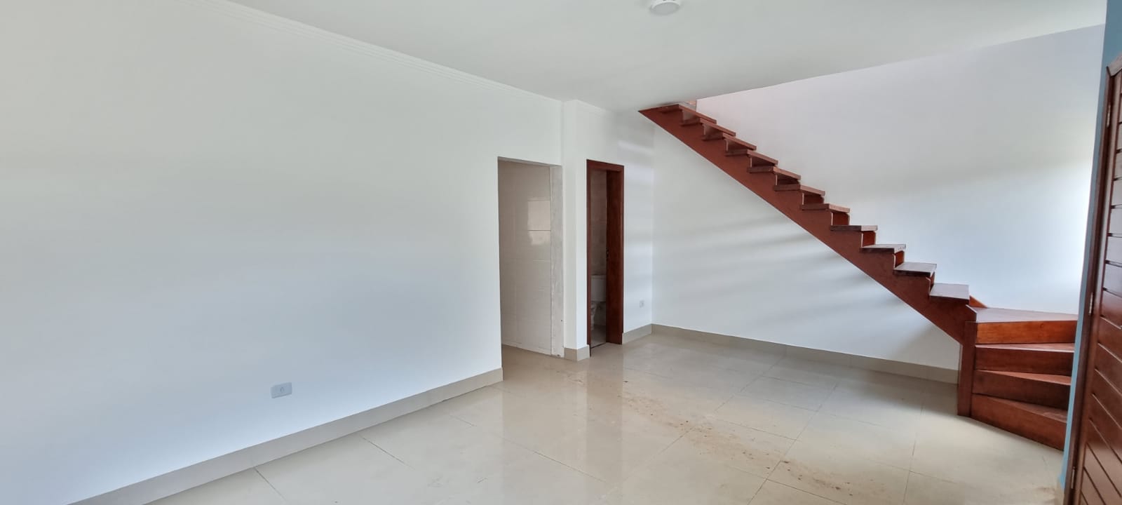 Casa à venda com 2 quartos, 89m² - Foto 3