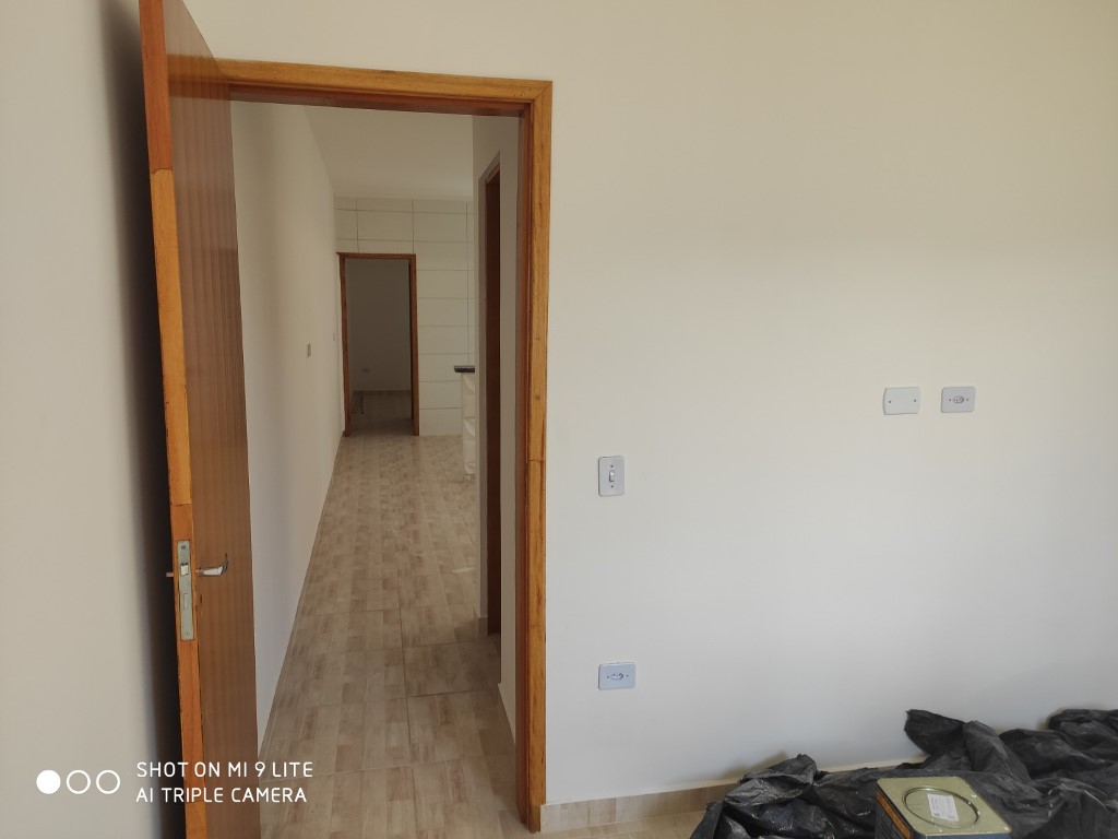 Casa à venda com 2 quartos, 56m² - Foto 2