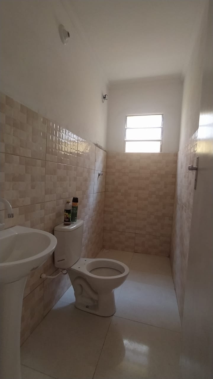 Casa à venda com 2 quartos, 63m² - Foto 4