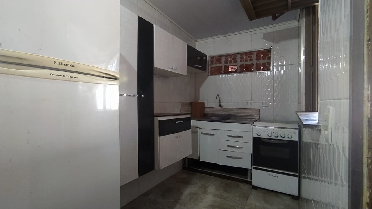 Casa à venda com 2 quartos, 63m² - Foto 3