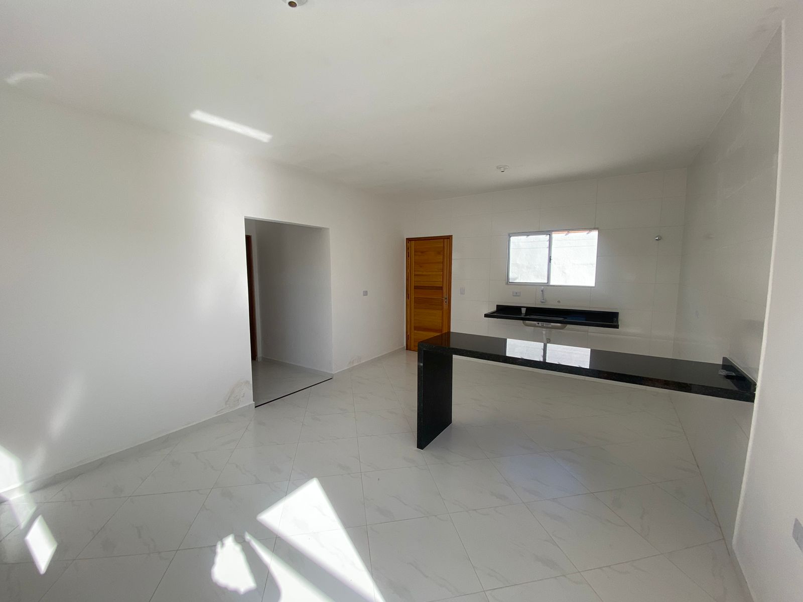 Casa à venda com 2 quartos, 70m² - Foto 5