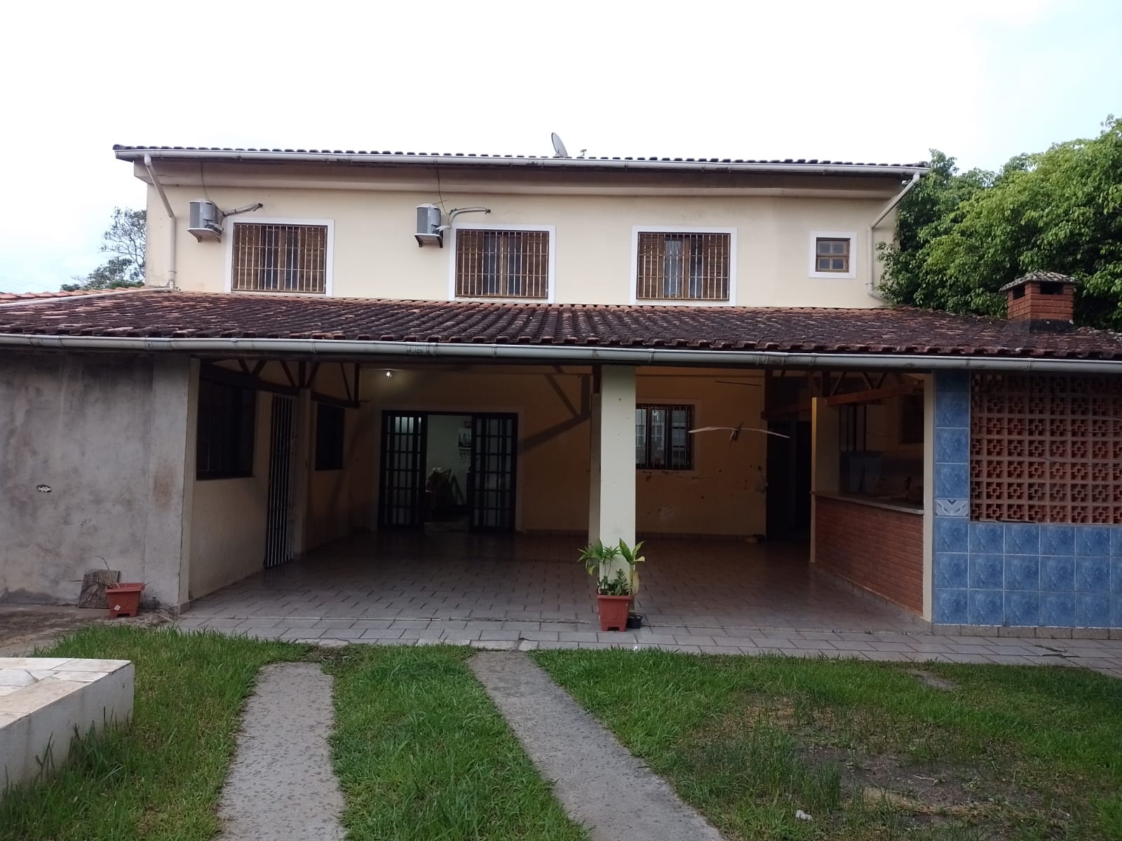 Casa à venda com 3 quartos, 200m² - Foto 1