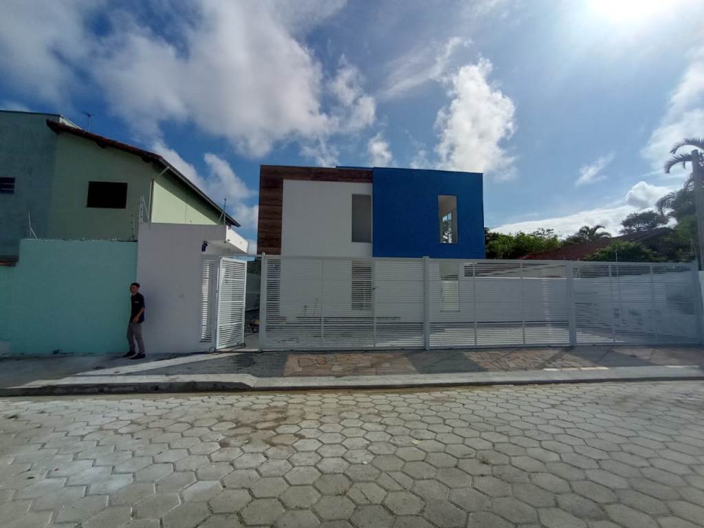 Casa à venda com 2 quartos, 90m² - Foto 1