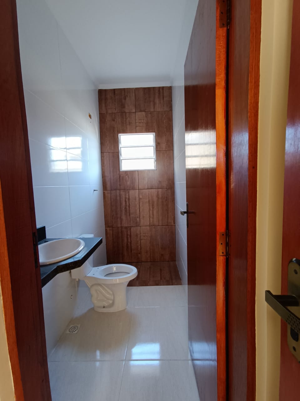 Casa à venda com 2 quartos, 68m² - Foto 2