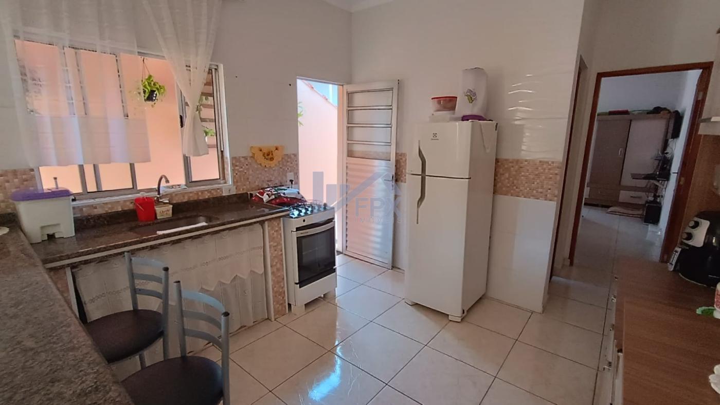 Casa à venda com 2 quartos, 90m² - Foto 12