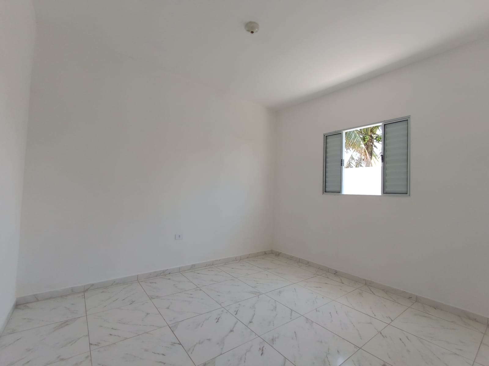 Casa à venda com 3 quartos, 106m² - Foto 2