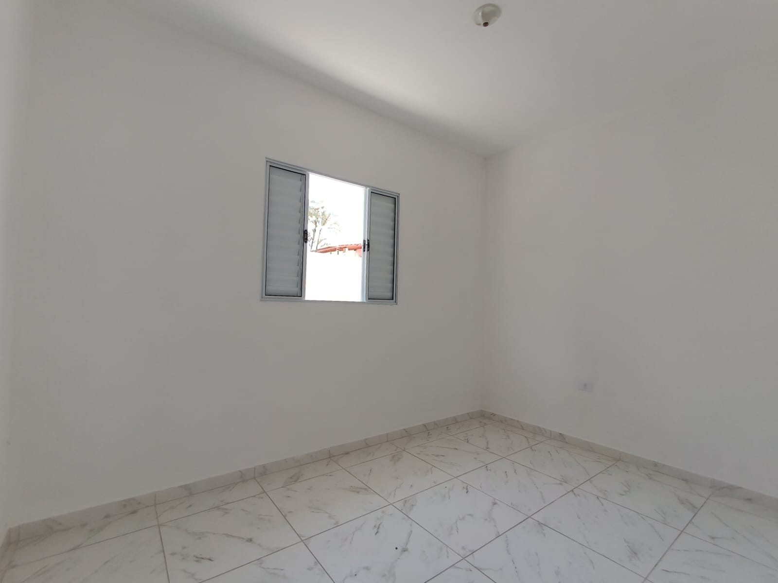 Casa à venda com 3 quartos, 106m² - Foto 14