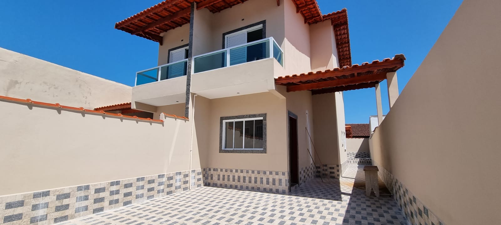 Casa à venda com 2 quartos, 90m² - Foto 2