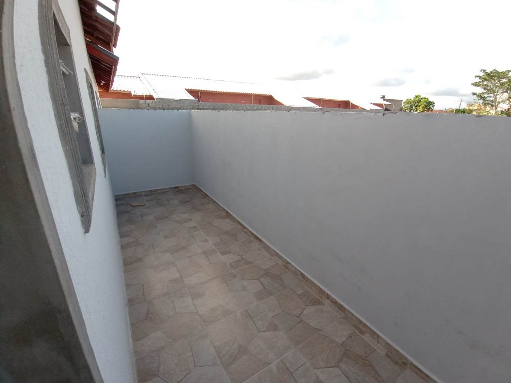 Casa à venda com 2 quartos, 68m² - Foto 2